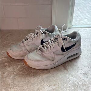Men’s Nike Air Max, golf shoes, size 8